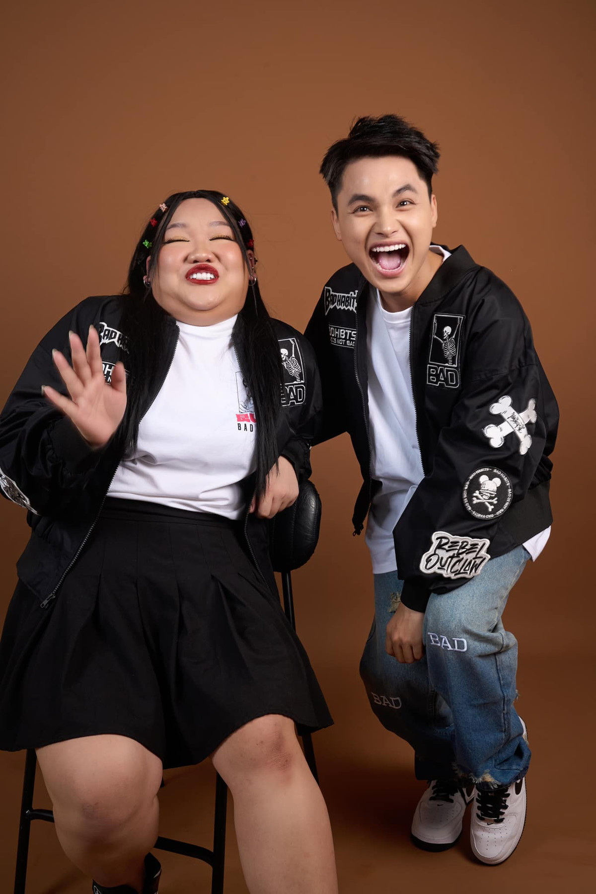 Vốn có sự chênh lệch nhất định về ngoại hình nên ban đầu cặp đôi gặp phải khá nhiều ý kiến không tích cực. Tuy nhiên, Hải Vót và Kim Liên vẫn quyết định duy trì hình ảnh, tiếp tục đăng tải những video vui nhộn về mình và dần được mọi người yêu quý hơn.