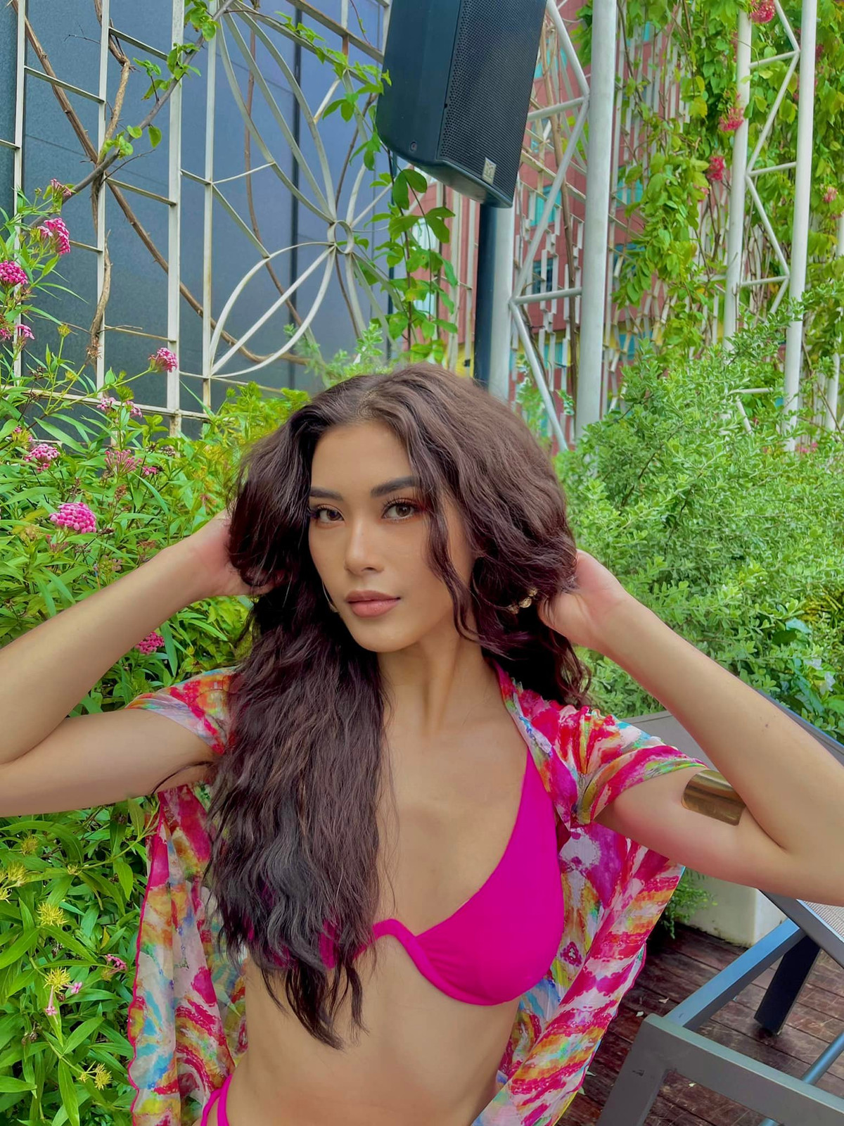 Bên cạnh đó, Thu Huyền còn giành được tấm vé vàng của giám khảo Hà Anh để vào thẳng top 71 Hoa hậu Hoàn vũ Việt Nam nhờ sức mạnh nội lực, khả năng thuyết trình lưu loát dù kỹ năng catwalk của cô nàng còn hạn chế.