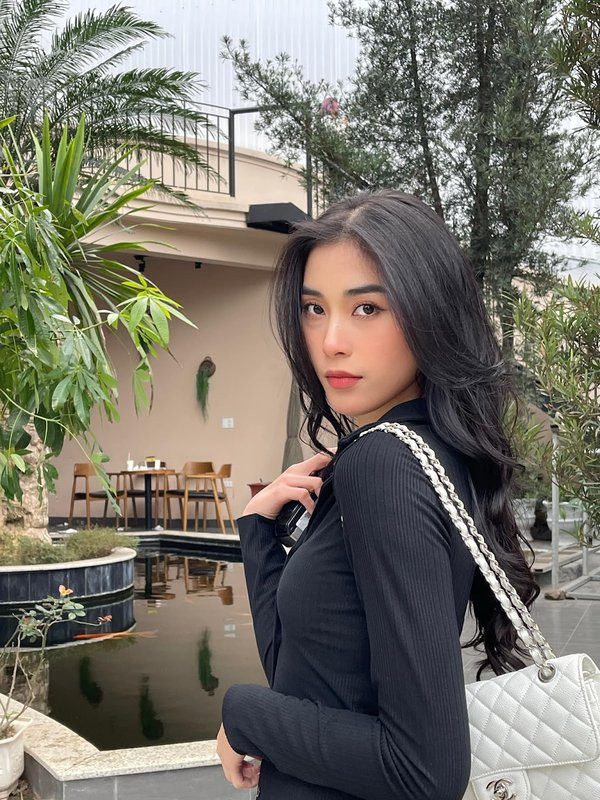 Có mặt tại cuộc thi Hoa hậu Hoàn vũ Việt Nam 2022, hoa khôi bóng chuyền cho biết bản thân muốn trải nghiệm, khám phá những điều mới mẻ trong cuộc sống.