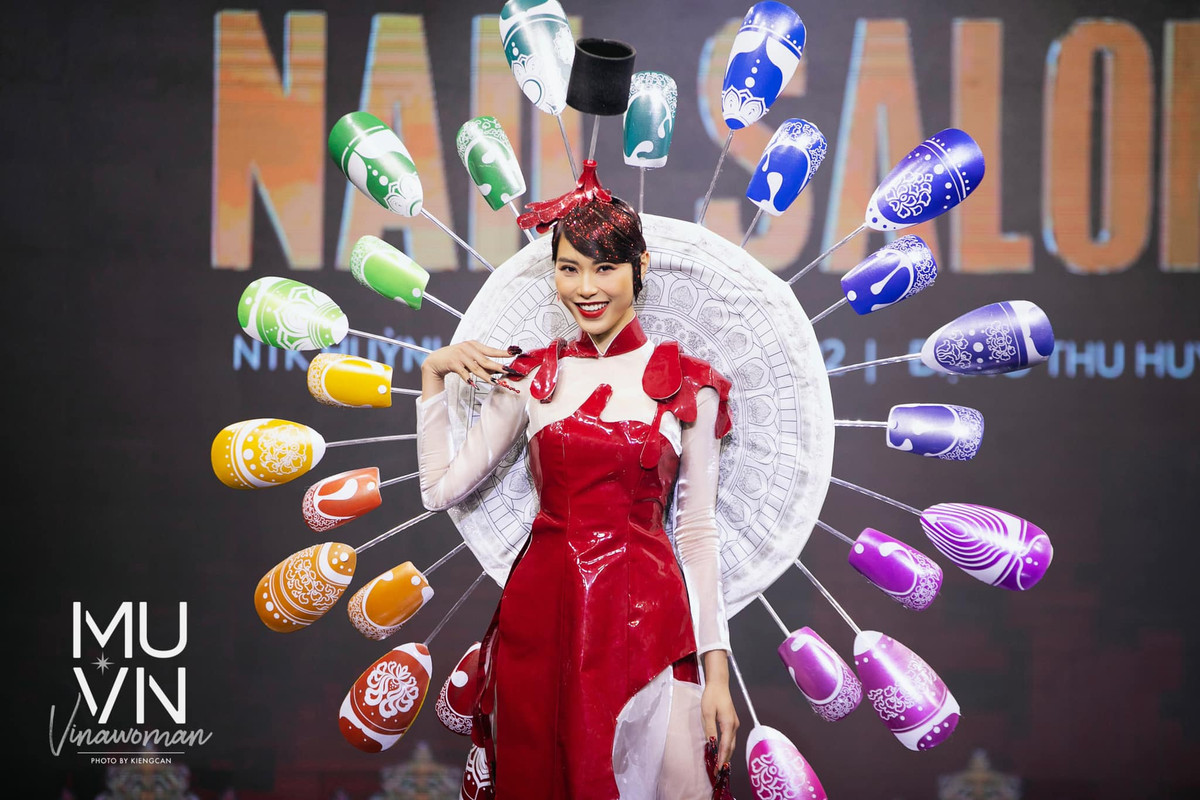 Tại phần thi Người đẹp biển, Thu Huyền cũng xuất sắc giành được số điểm cao nhất.