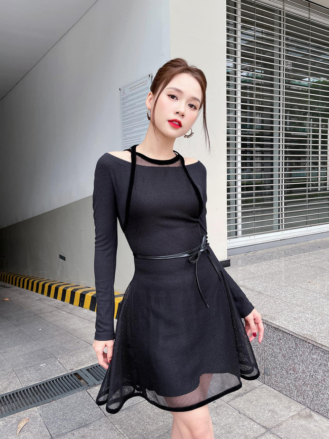 Mới đây, Sam tiếp tục gây thích thú cho fan khi đăng ảnh xuất hiện trên phố với dáng vẻ thon gầy.