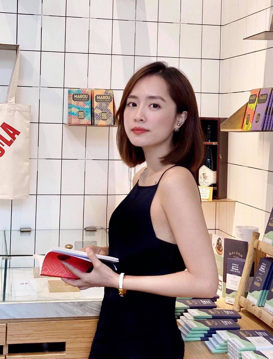 Ngắm nhìn sắc vóc của nữ giảng viên xinh đẹp Phương Mai, chắc hẳn nhiều người sẽ bất ngờ khi biết thông tin cô nàng đã hoàn thành thiên chức làm mẹ.