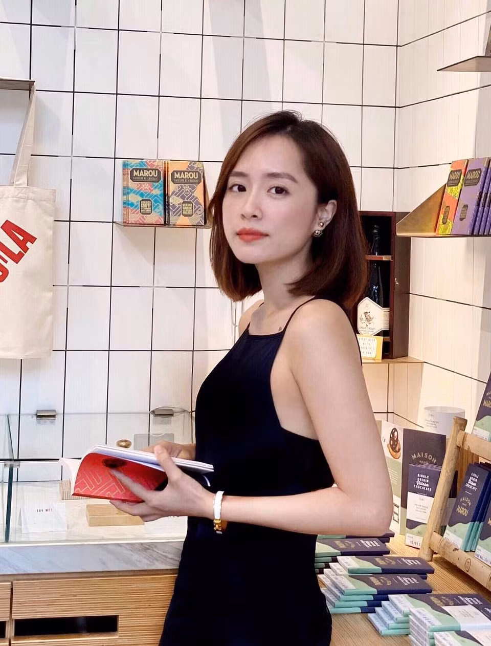 Ngắm nhìn sắc vóc của nữ giảng viên xinh đẹp Phương Mai, chắc hẳn nhiều người sẽ bất ngờ khi biết thông tin cô nàng đã hoàn thành thiên chức làm mẹ.