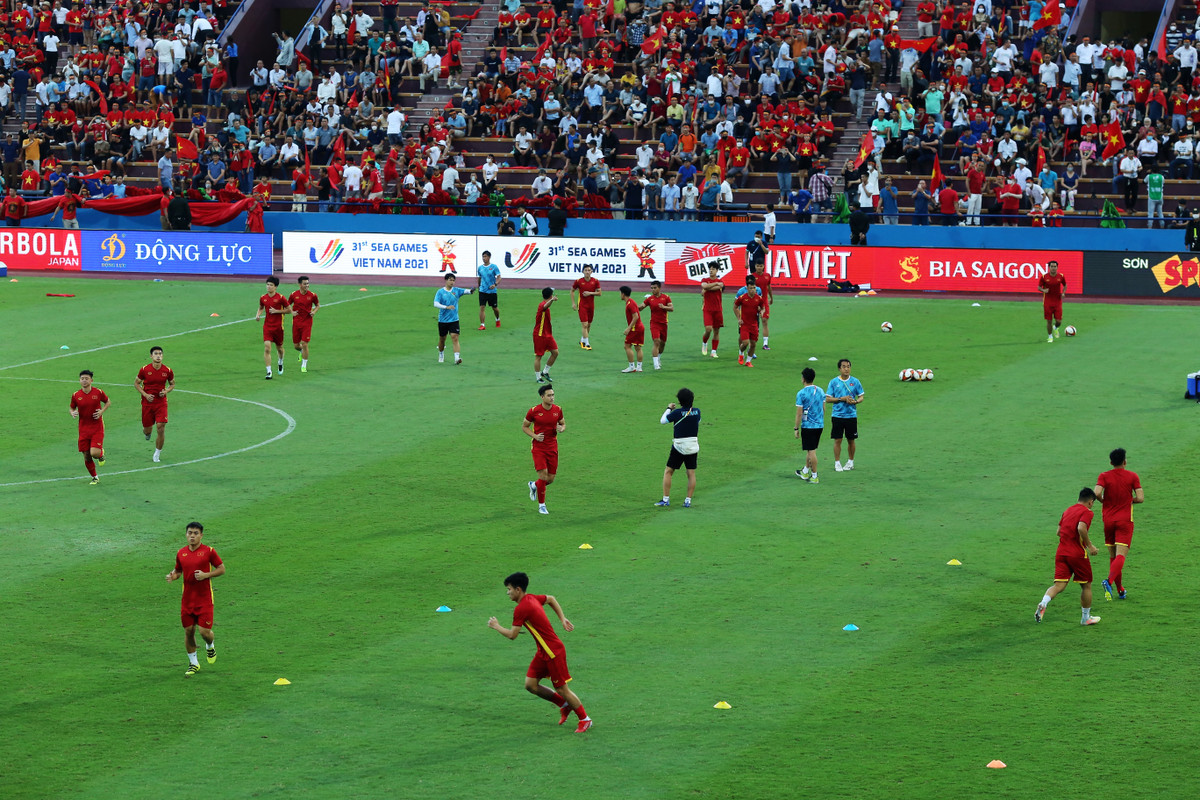 Thang nhe Myanmar, U23 Viet Nam vung ngoi dau bang SEA Games 31-Hinh-14