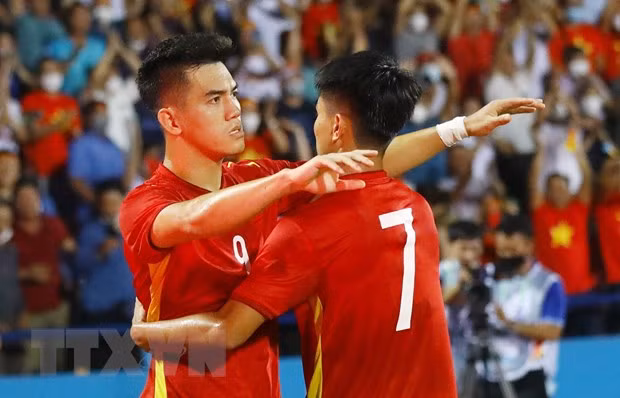 Thang nhe Myanmar, U23 Viet Nam vung ngoi dau bang SEA Games 31-Hinh-19