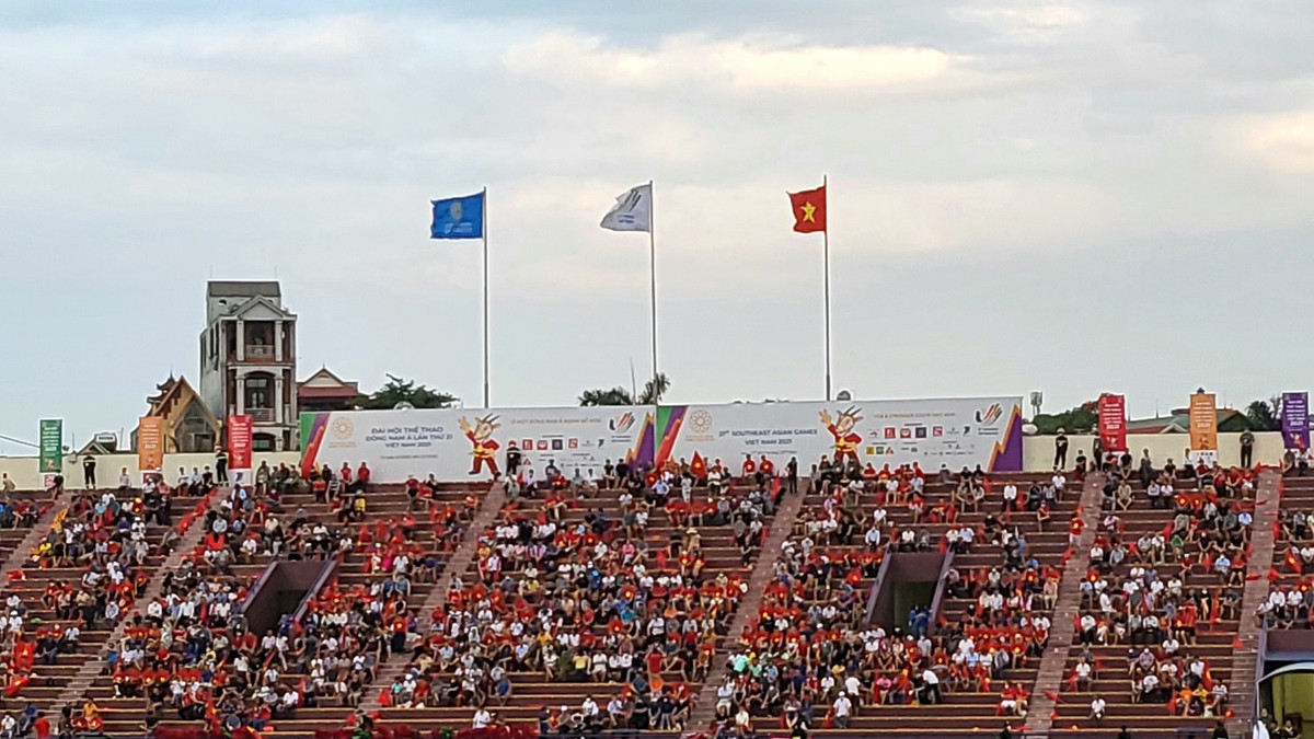 Thang nhe Myanmar, U23 Viet Nam vung ngoi dau bang SEA Games 31-Hinh-17