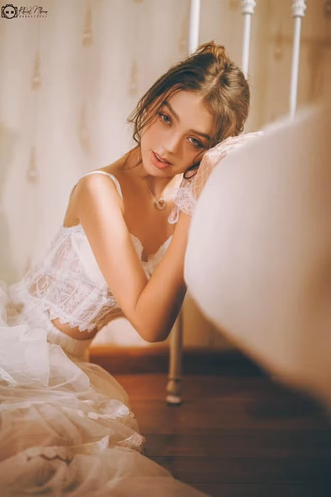 Còn nói về bản thân, Dianka tự nhận mình là người cởi tử ngoài đời lẫn trên mạng. Cô coi mạng xã hội là nơi mang đến cho mình công việc, giao tiếp với những bên tuyển dụng, người thân, bạn bè đang sống ở các thành phố và quốc gia khác nhau.