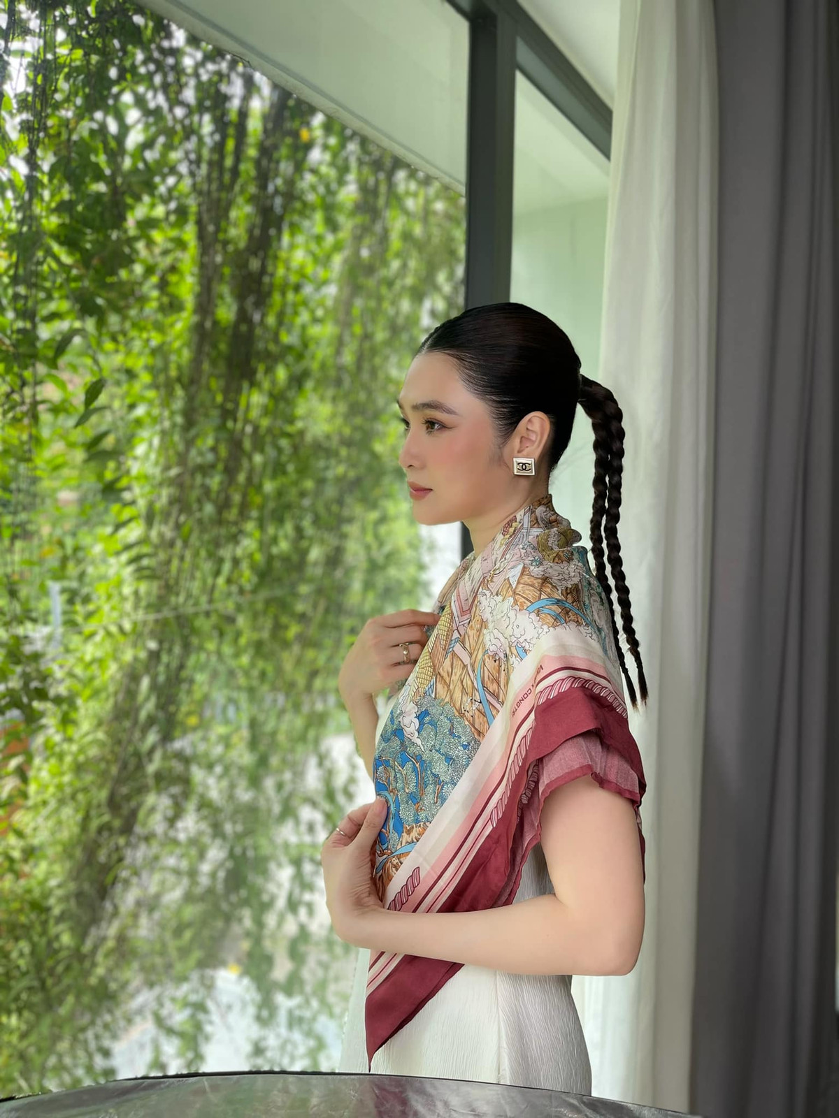 Xinh đẹp, giỏi giang trong công việc nhưng Tracy Thư Lương cũng là hình mẫu người phụ nữ của gia đình. Dù bận rộn nhưng cô vẫn sắp xếp, chu toàn cho các con và xây dựng tổ ấm.