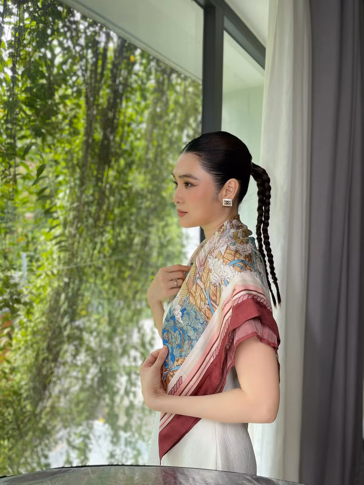 Xinh đẹp, giỏi giang trong công việc nhưng Tracy Thư Lương cũng là hình mẫu người phụ nữ của gia đình. Dù bận rộn nhưng cô vẫn sắp xếp, chu toàn cho các con và xây dựng tổ ấm.