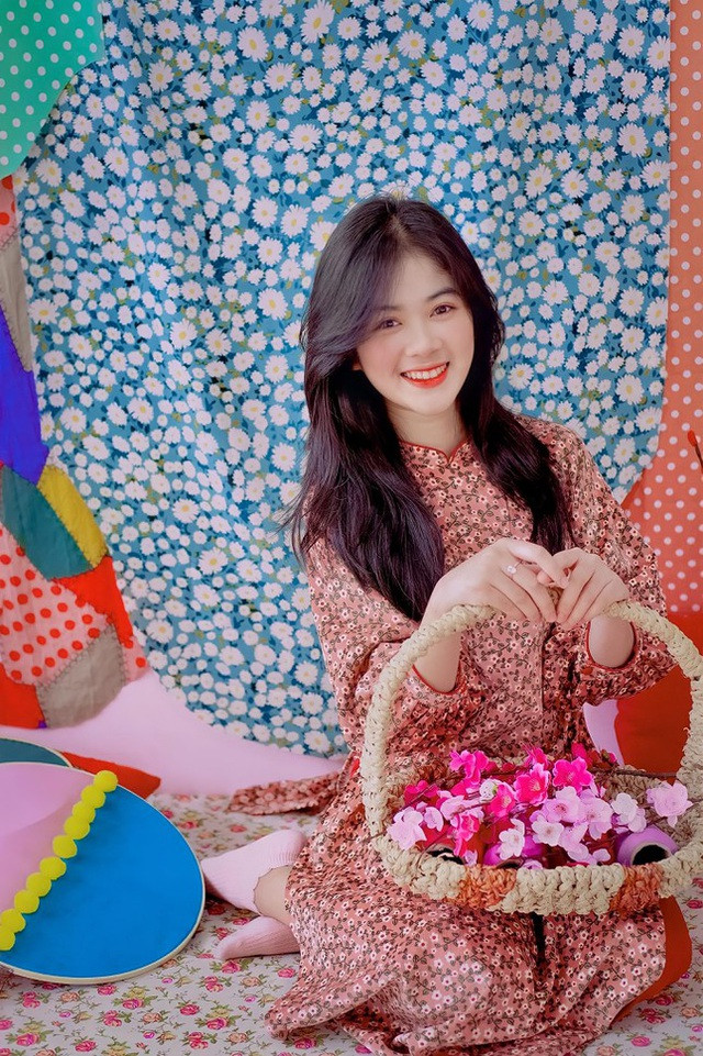 Nhờ vẻ ngoài nổi bật nên Thu nhận được rất nhiều lời gợi ý rằng nên theo đuổi con đường nghệ thuật hoặc lấn sân sang nghề mẫu ảnh.