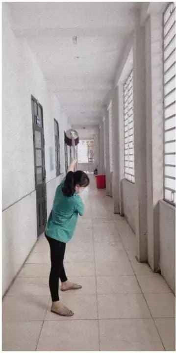 Trên thực tế, để chơi golf, đầu tiên bạn phải bỏ tiền ra để học một khóa golf cơ bản, chi phí khoảng 10-15 triệu cho 10 buổi .