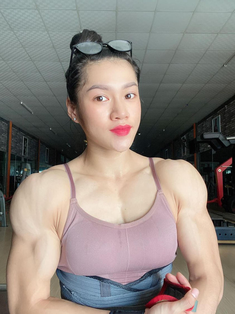 Ny Ny Trần cũng đang tích cực luyện tập và phấn đấu để có cơ hội vào đội tuyển quốc gia.