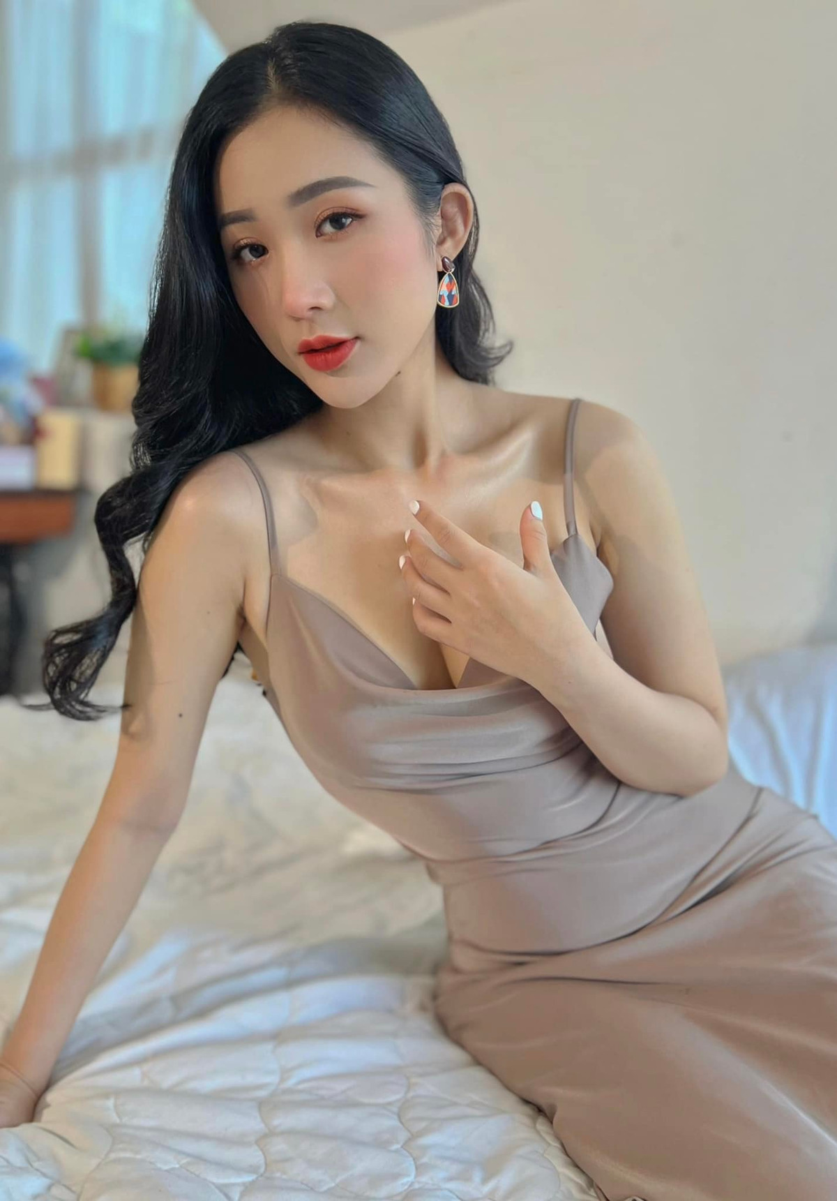 Câu chuyện "vịt hóa thiên nga" của Huyền Trân nhanh chóng thu hút nhiều sự chú ý trên báo Trung Quốc.