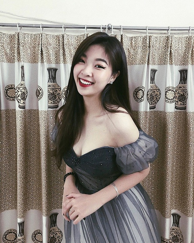 Trà My tâm sự, cô đã tự tin vào bản thân nhiều hơn, thoải mái trò chuyện, kết bạn cùng mọi người. Cô thỏa sức diện các bộ trang phục đẹp mà trước đây chưa từng nghĩ rằng mình có thể mặc.