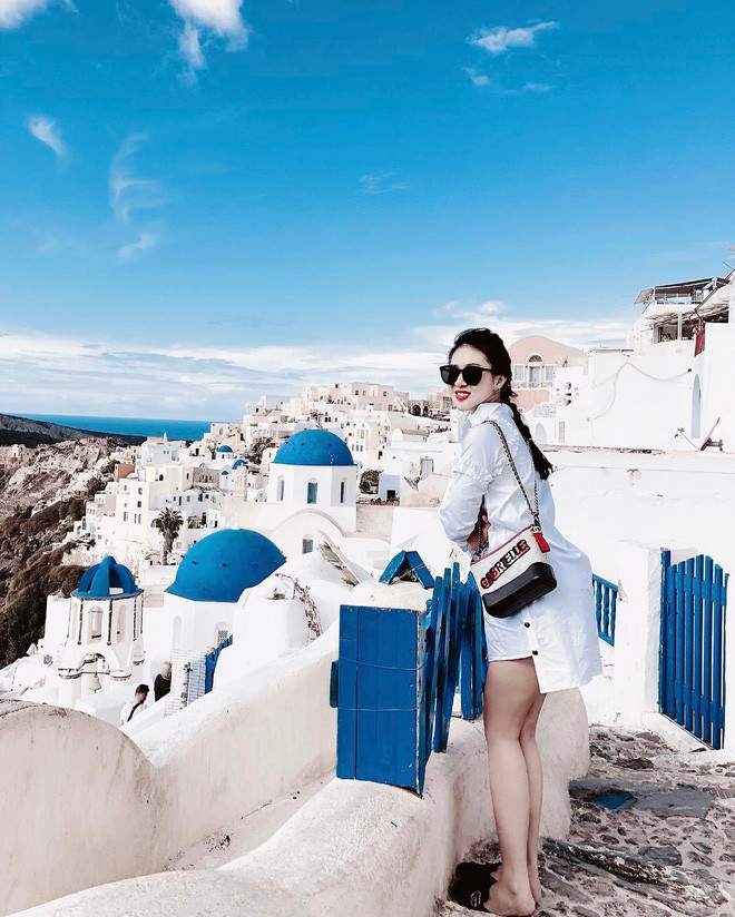 Thanh Tú vẫn giữ trọn vóc dáng gọn gàng, chân tay thon thả không chút đổi khác. Ngay cả hội gái chưa chồng nhìn vào còn thấy ghen tị huống hồ những mẹ bầu khác.