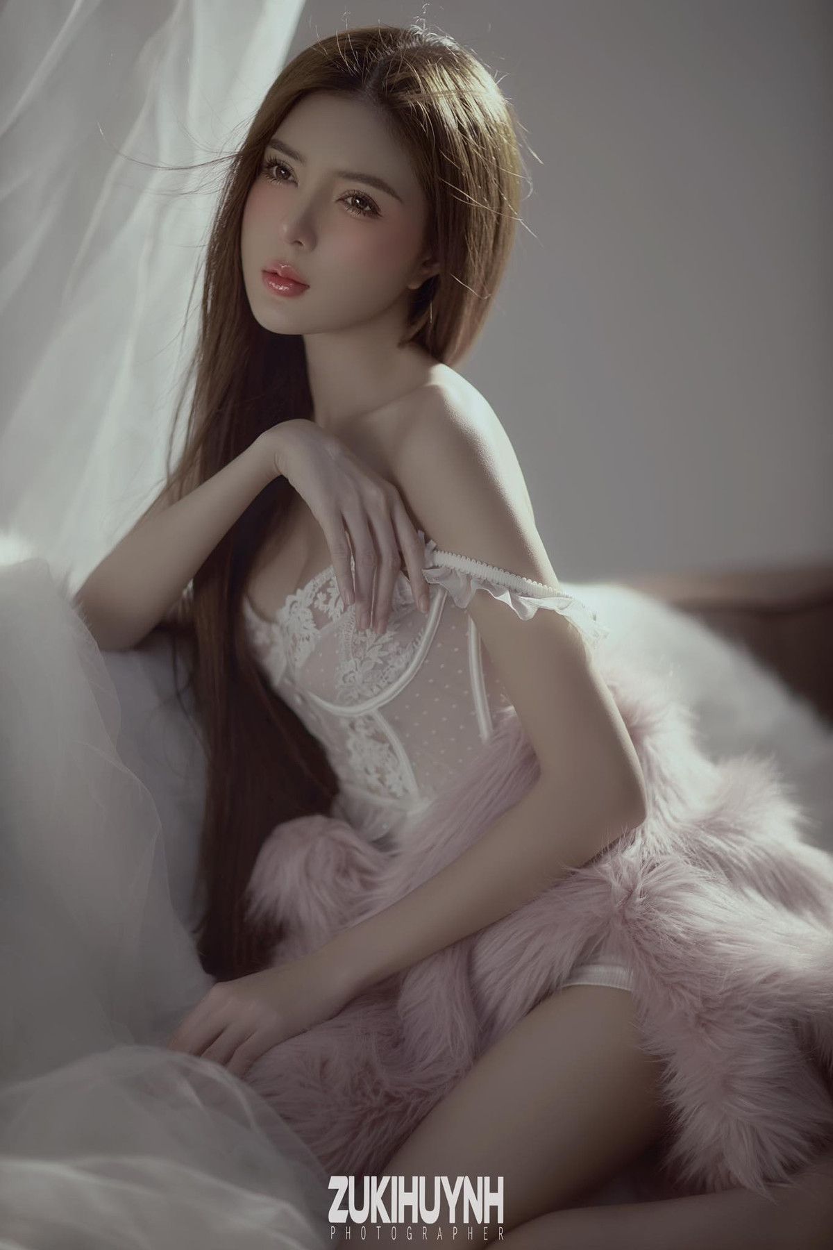 Dù không còn hoạt động showbiz nhưng Lilly Luta vẫn nhận được sự chú ý của người hâm mộ, cộng đồng mạng bởi dung mạo xinh đẹp.