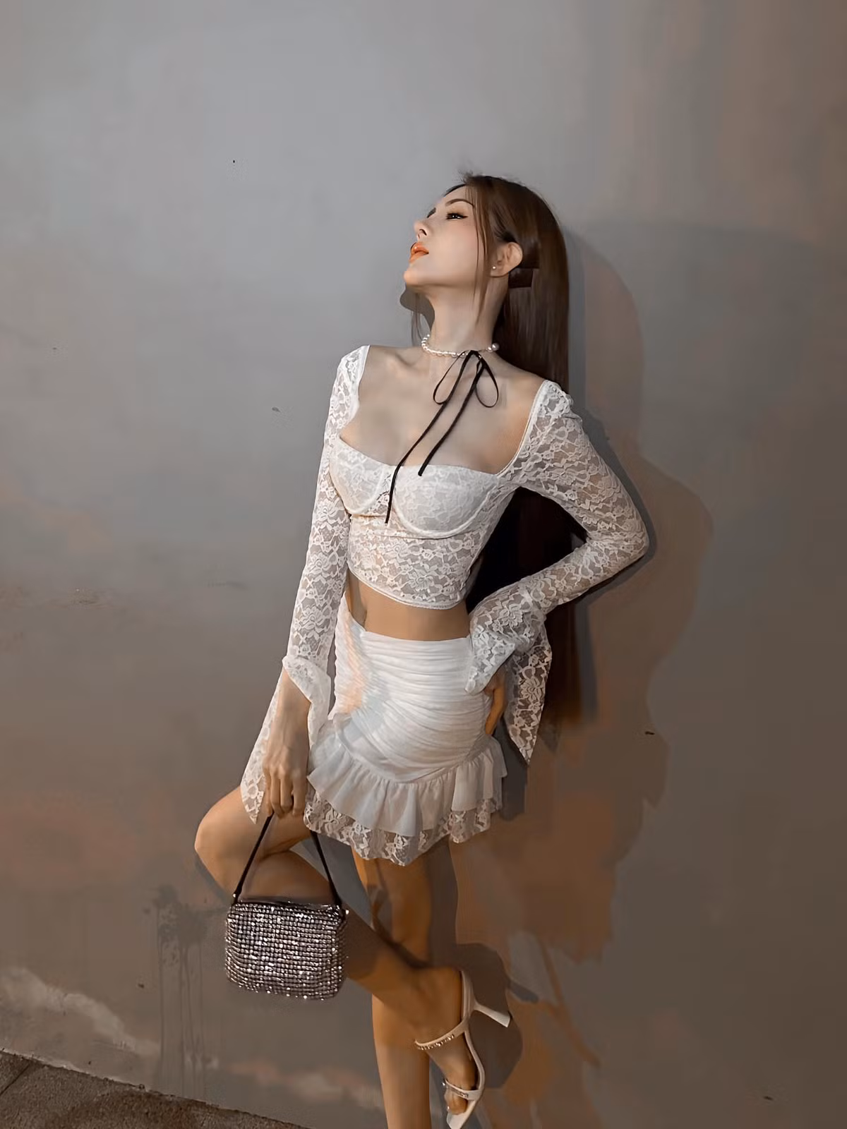 Thời gian gần đây, nàng hot girl rất chịu khó đầu tư những bộ hình gợi cảm với nội y. Người hâm mộ dành tặng cô với tên gọi ưu ái "nữ hoàng nội y".