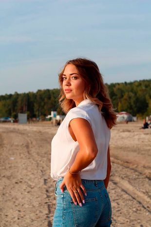 Mới đây, Viktoria đăng tải một video lên Instagram cá nhân, chứa hình ảnh cô cởi đồ nội y và có các hành vi gợi cảm. Hiện tại video đã bị xóa.