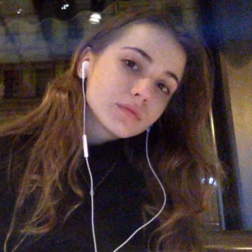 Viktoria đã đáp trả một cách kịch liệt, khẳng định cô không làm gì sai.