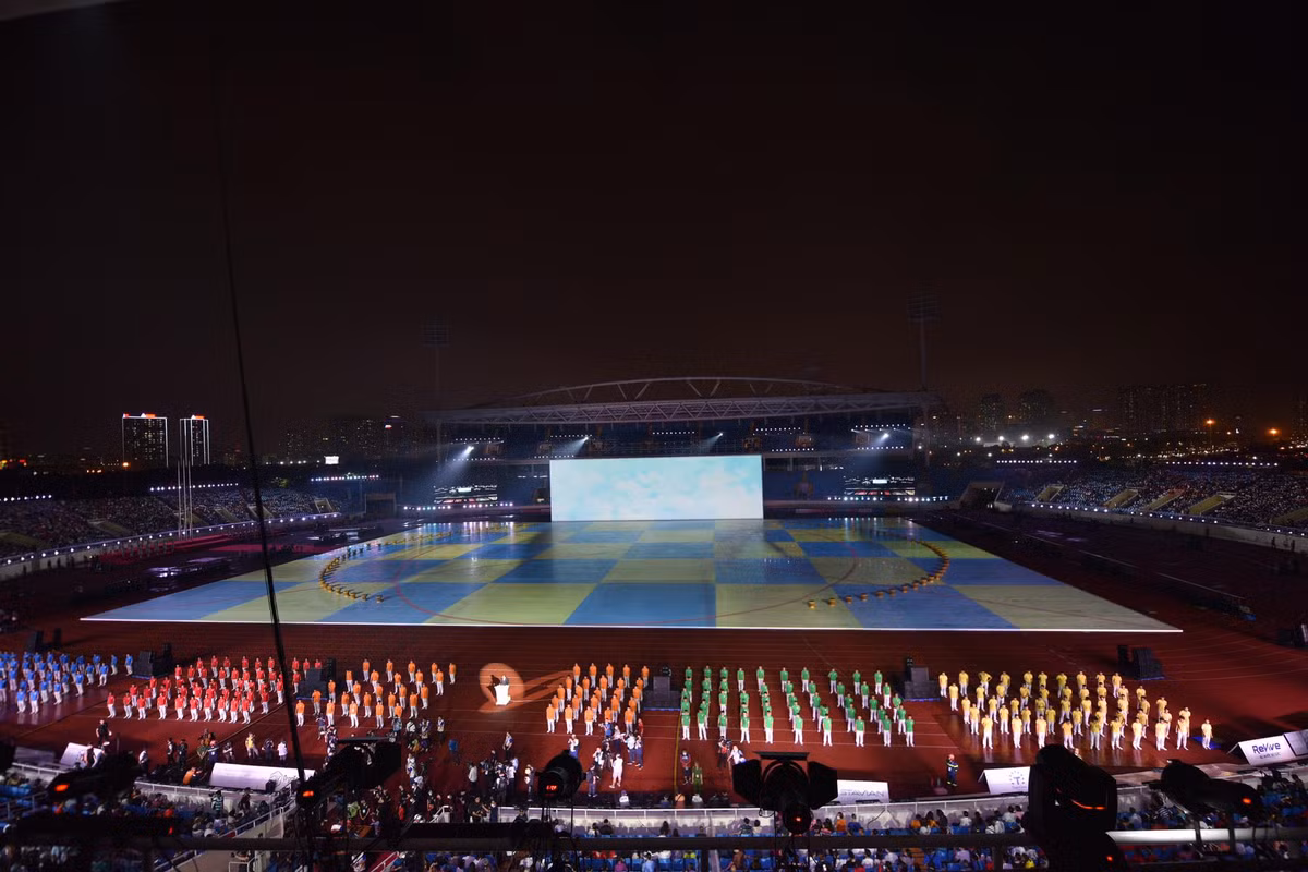 Nhận trọng trách đăng cai những ngày hội thể thao khu vực trong bối cảnh đại dịch COVID-19 gây ảnh hưởng nghiêm trọng, Việt Nam đã phải dời kế hoạch tổ chức lại gần nửa năm trước khi quyết tâm cùng các quốc gia trong khu vực đưa SEA Games 31 trở lại.