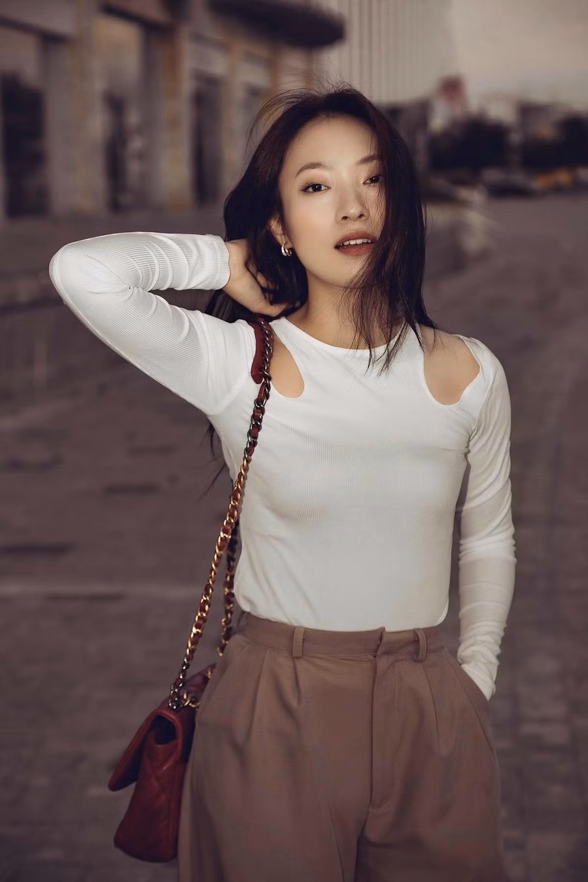 Đứng giữa nhiều lựa chọn, Khánh Vy cuối cùng chọn theo học ngành Quan hệ Quốc tế - Học viện Ngoại giao.