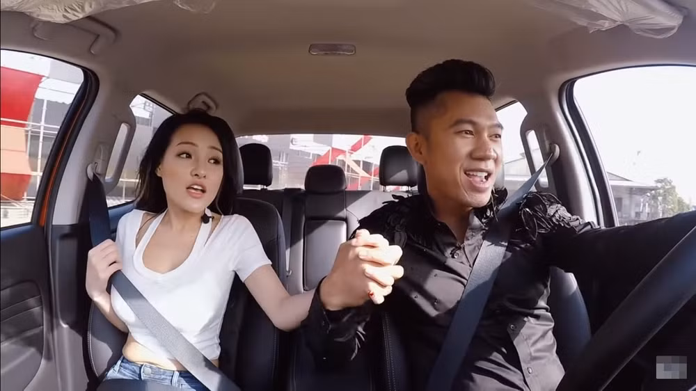 Đa số khán giả đều cho rằng tài khoản kia quá sức kém duyên và có cái nhìn quá sai về những người thường mua đồ trả góp.