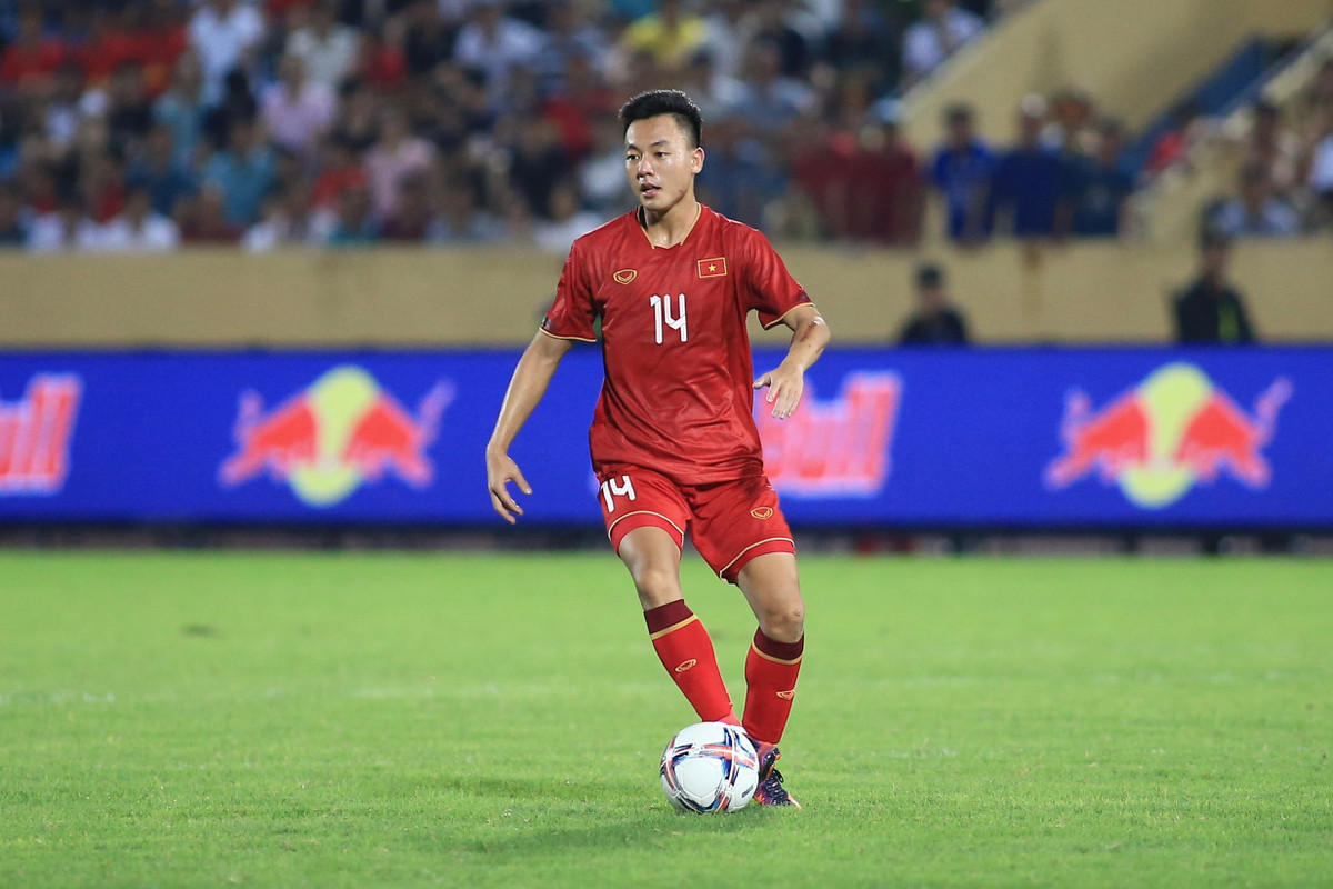 Sức trẻ và sự tiến bộ giúp Thái Sơn giành suất đá chính.