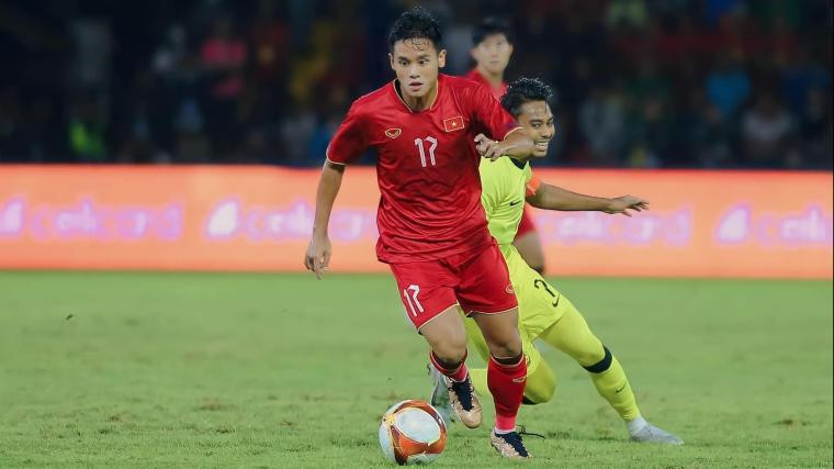 Ở cánh đối diện, Minh Trọng cần thi đấu tập trung hơn và trận đấu với Iraq tiếp tục là cơ hội để anh chứng minh năng lực.