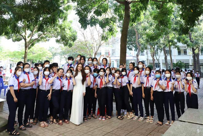 Dẫu vậy, Kỳ Hân không oán trách. Cô chỉ đơn giản nghĩ rằng, mọi người chưa thực sự hiểu về cộng đồng LGBT và lo cho sức khoẻ của cô nên mới phản đối chuyện cô chuyển giới.