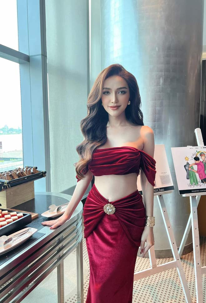 Nhìn học trò tiến bộ từng ngày, Kỳ Hân nhận ra, bản thân cũng có khả năng truyền đạt kiến thức. Công việc này khiến cô có thêm động lực sống.