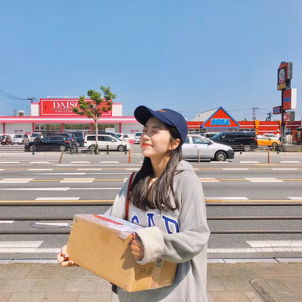 Chú tâm vào học hành và không hoạt động showbiz, thế nhưng nhan sắc long lanh của Mẫn Tiên đã thu hút gần 1 triệu follow trên trang cá nhân.