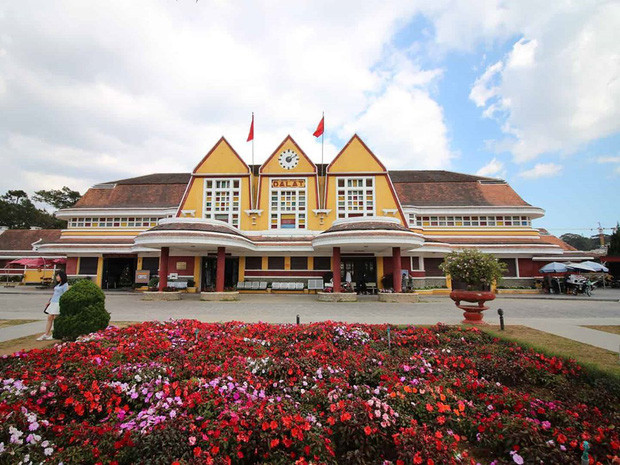 Ga Đà Lạt thường ngày luôn là điểm đến rất đông du khách tham quan.