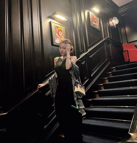 Thời gian gần đây, Trâm Anh chăm đăng tải những bức ảnh lên trang cá nhân hơn và nhận về nhiều lời bình luận tích cực từ netizen.