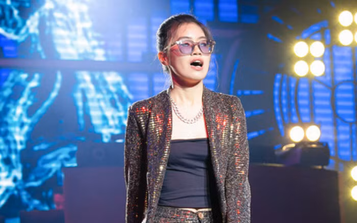 Trước đó người ta đã quen với một Pháo vừa dịu dàng vừa cá tính.