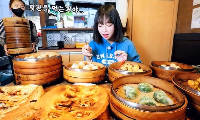 Tzuyang không nói rõ về những giao dịch mờ ám tại quán rượu, nhưng cho biết công việc này gây ra sự sợ hãi và lo lắng cho cô.