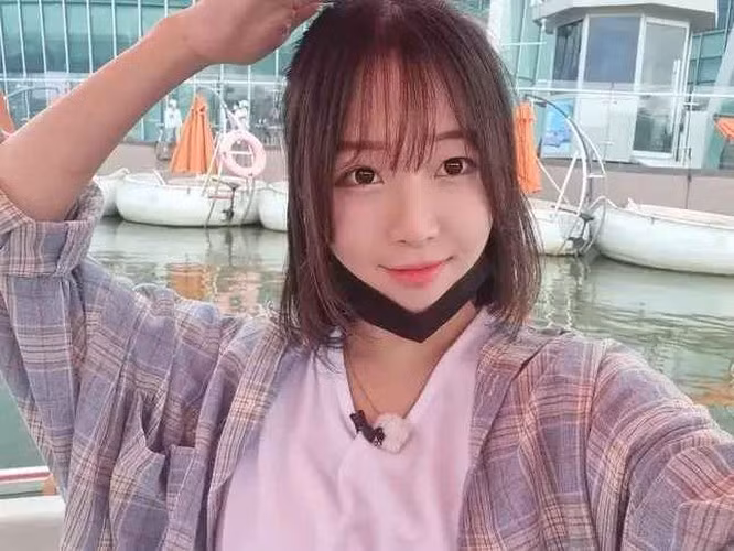 Trong thời gian quen nhau, người này nhiều lần đánh đập, hành hung Tzuyang. Khi nàng hot girl muốn chấm dứt mối quan hệ, anh ta đe dọa sẽ phát tán một clip quay lén cảnh riêng tư của cô.