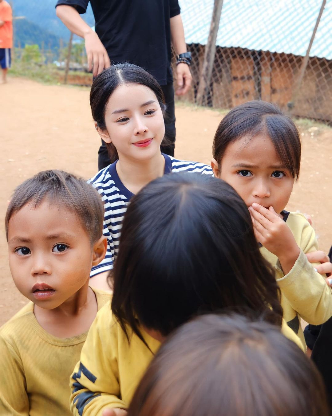 Sự thân thiện và lòng nhân ái của Mie khiến nhiều người để lại bình luận tích cực. Dù cuối năm bận rộn nhưng cô nàng vẫn tham gia các hoạt động cộng đồng.