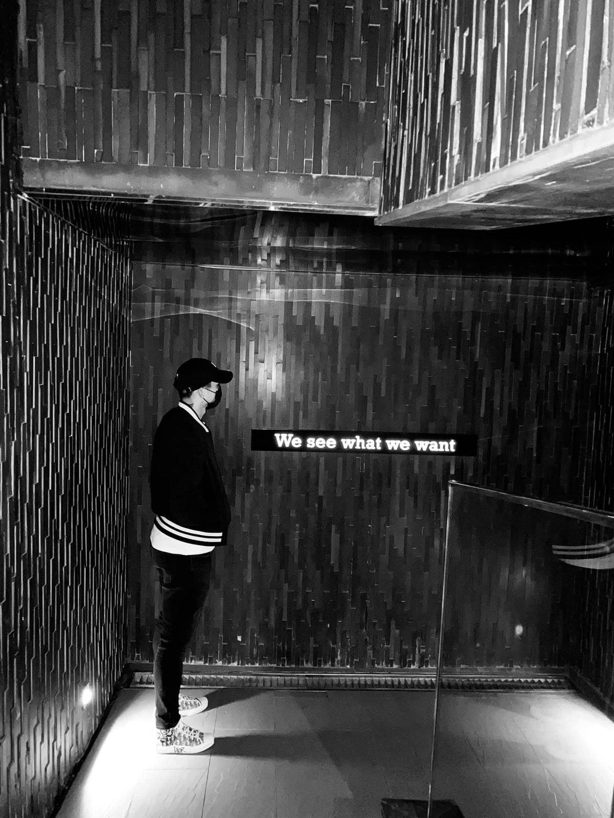 Không ít lần netizen bắt hint hẹn hò giữa Đoàn Văn Hậu và Doãn Hải My. Điển hình như bức ảnh được chụp tại một quán cafe tài Hà Nội.