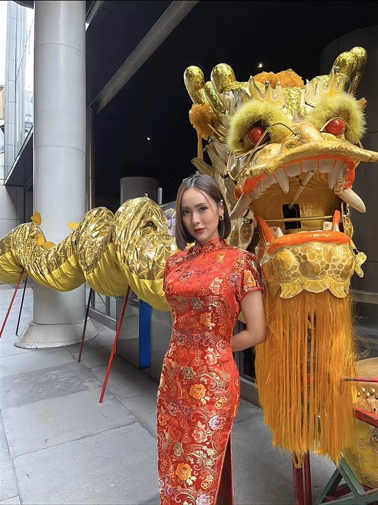 Người hâm mộ Thái Lan hy vọng trong tương lai, Sujitra Tabtong sẽ trở thành nhà quản lý thể thao xuất sắc và đạt được những thành công như Madam Pang Nualphan Lamsam.