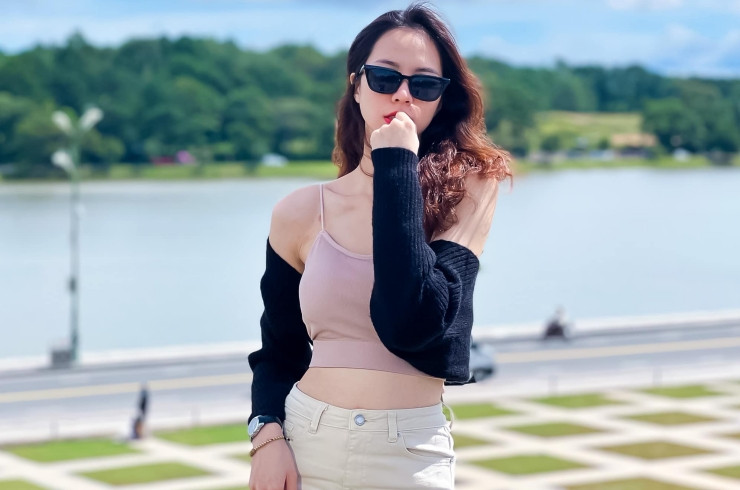 Khi được hỏi về cảm xúc cũng như những lo lắng khi trở thành tiếp viên trưởng. Khánh Linh chia sẻ :“Khi mà đạt được rồi thì lại khá lo lắng, Linh hiểu khi mình lên vị trí cao ở độ tuổi đó thì thật sự là thử thách lớn của bản thân...