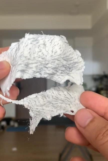 Lê Thụy nói: "Em chỉ nghĩ là cơ thể của mình thì chỉ có mình mới có quyền quyết định nên làm gì và không được làm gì. Mong là em trong tương lai vẫn như bây giờ không bị ảnh hưởng bởi lời nói của người khác...