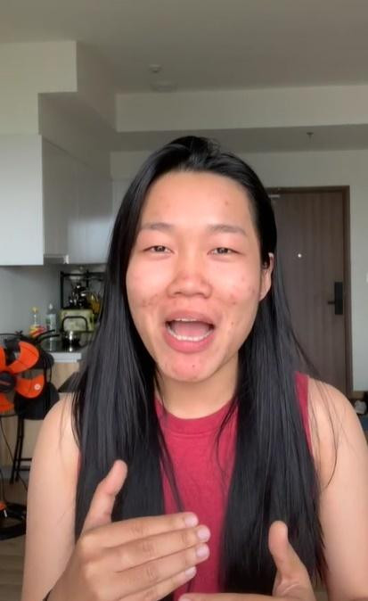 TikToker bán nội y lại xuất hiện với bộ lông nách gây tranh cãi TikToker ban noi y lai xuat hien voi bo long nach gay tranh cai