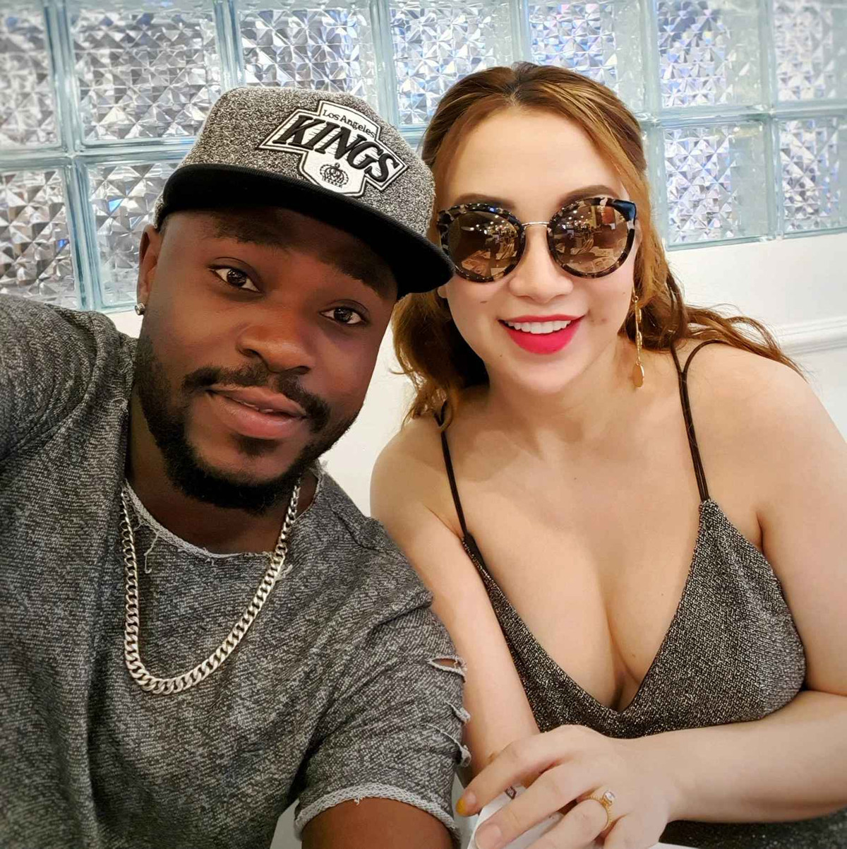 Bằng sự chân thành, Cee Jay đã nhanh chóng làm hài lòng bố vợ tương lai. Đến tháng 10/2020, cặp đôi chính thức tổ chức đám cưới trên siêu du thuyền ở Vịnh Hạ Long.