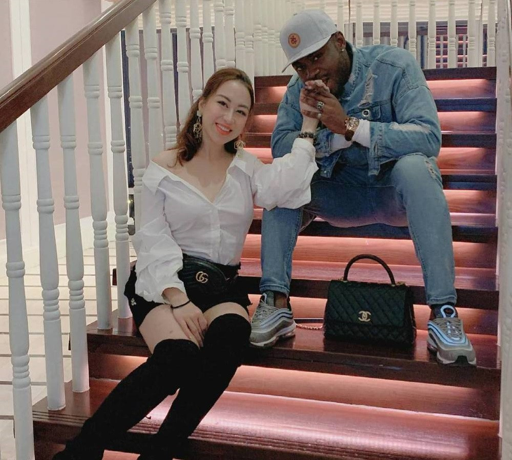 Kể từ khi công khai mối quan hệ của mình, chủ kênh Youtube Cee Jay và người bạn đời đã phải đối mặt với rất nhiều "lời ong tiếng ve" không đáng có. Dù vậy, cả 2 vẫn không bận tâm đến điều đó, sẵn sàng bỏ mặc tất cả để xây dựng tổ ấm riêng.