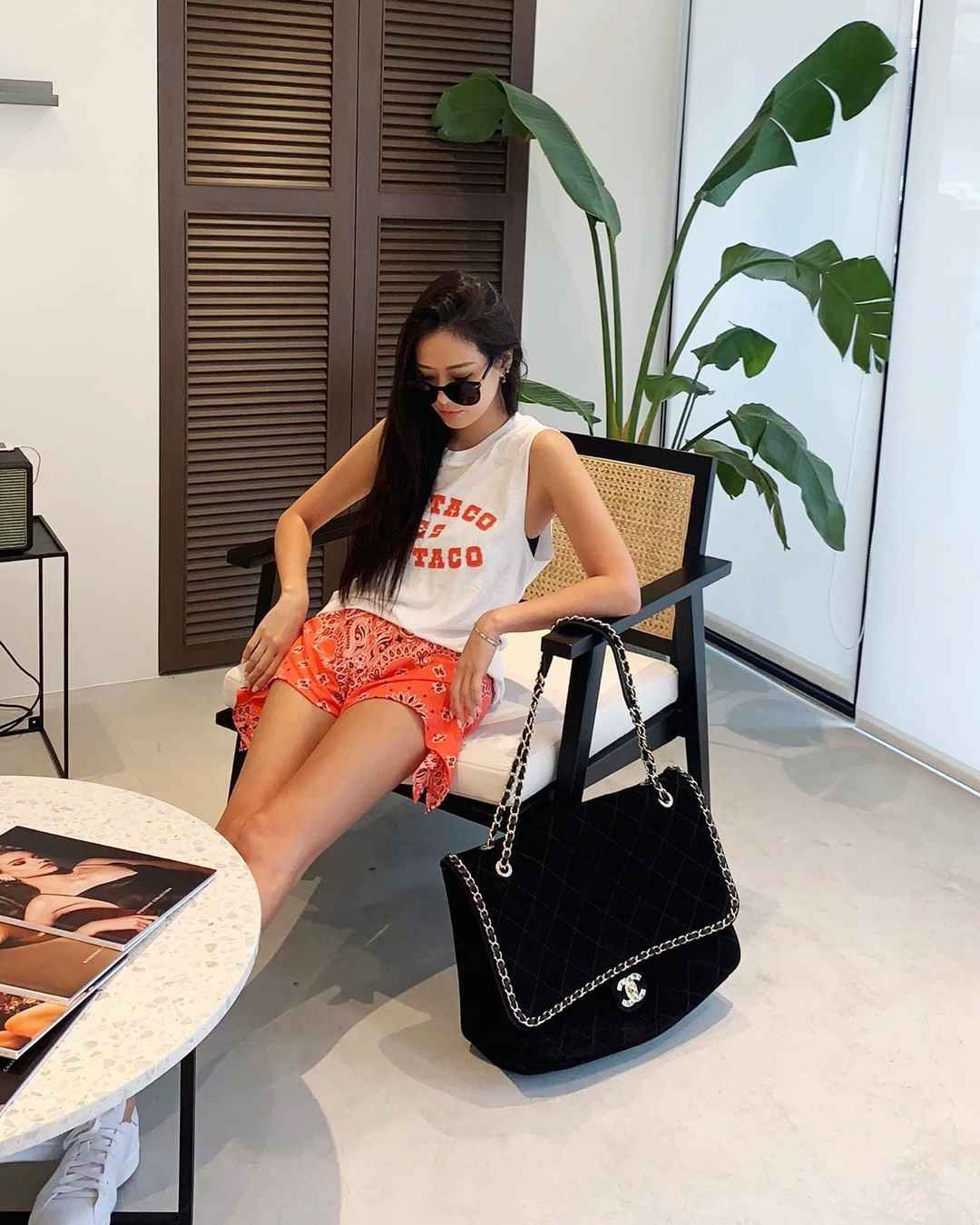 Sinh ra và lớn lên trong nhung lụa, không có gì người khác có mà Aimee không có. Cô luôn khiến dân tình xuýt xoa khi sở hữu cả bộ sưu tập túi hiệu, siêu xe và những chuyến du lịch xa xỉ.