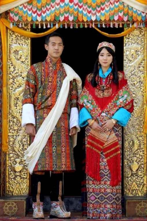 Cách đây vài năm, Công chúa Eeuphelma bất ngờ được truyền thông quốc tế chú ý nhờ vẻ đẹp kiều diễm, dịu dàng, đậm chất quý tộc. Cô cũng được nhận xét là một trong những nàng công chúa xinh đẹp nhất của "vương quốc Rồng Sấm".