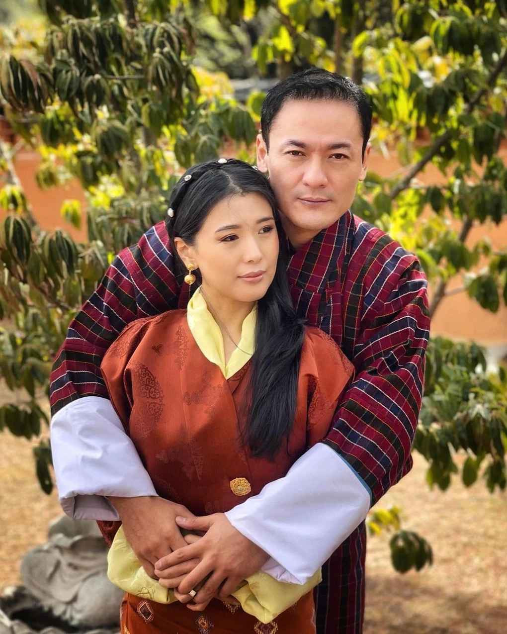 Chồng của nàng công chúa Bhutan xinh đẹp là Thinlay Norbu (SN 1992), làm nghề phi công và là em trai ruột của Hoàng hậu Jetsun Pema. Trong ngày vui, công chúa sinh năm 1993 được khen có nhan sắc lộng lẫy trong trang phục truyền thống.