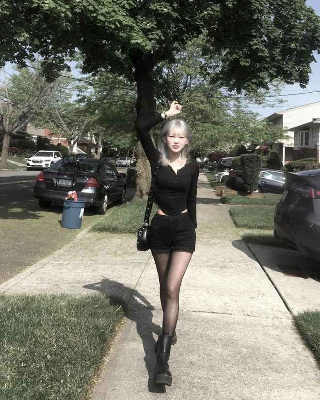 Joon Hee cho biết mình chia sẻ việc phẫu thuật thẩm mỹ không phải để cổ vũ mọi người bắt chước mà chỉ muốn kể về sự đầu tư lớn cho gương mặt của mình.