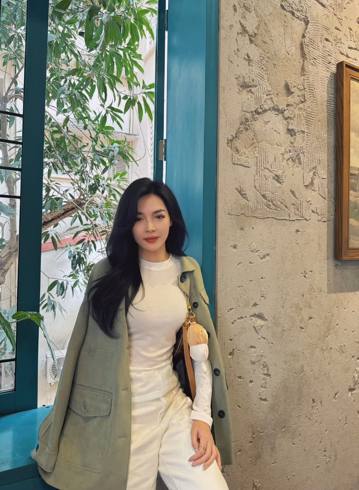 Chính bản thân Vũ Thanh Quỳnh từng cho biết, cuộc đời dường như đã thay đổi với cô sau khi được tài trợ phẫu thuật từ một chương trình truyền hình và có dung mạo hiện tại.