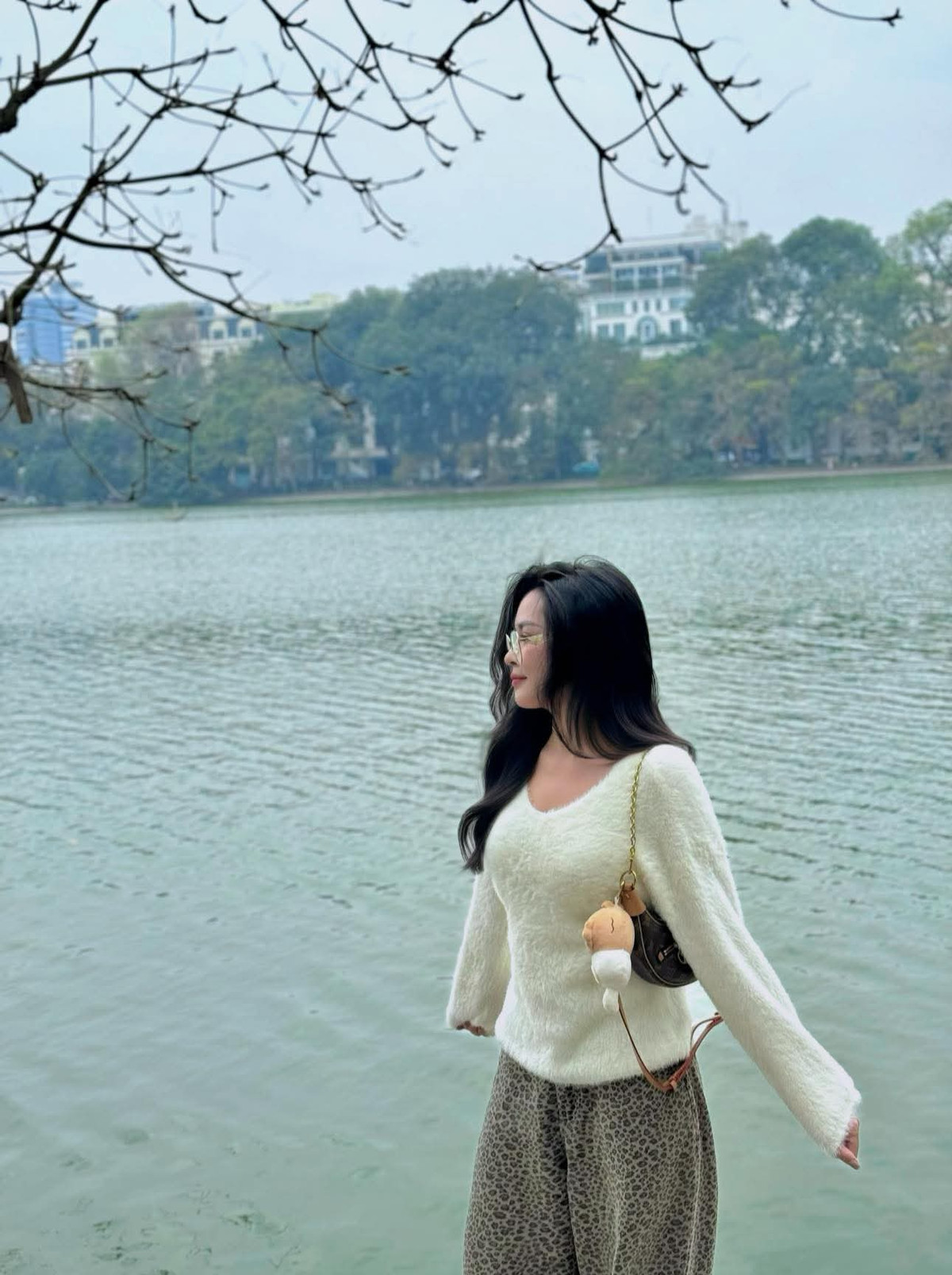 Thậm chí, nhiều người còn khẳng định, nhan sắc hiện tại của Vũ Thanh Quỳnh đẹp thanh tao tựa "mùa thu Hà Nội".